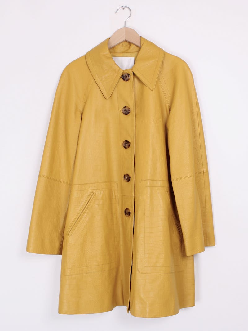 cos manteau jaune