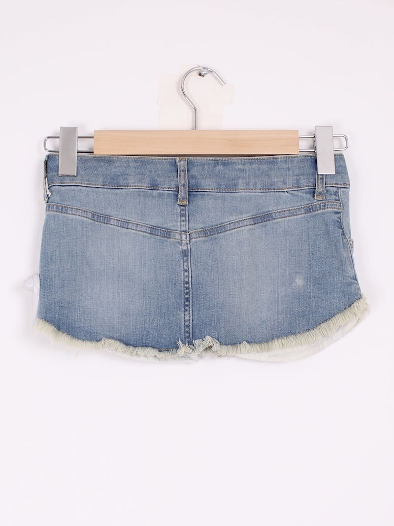 Bershka - Mini jupe en jean bleu clair destroy T.XS