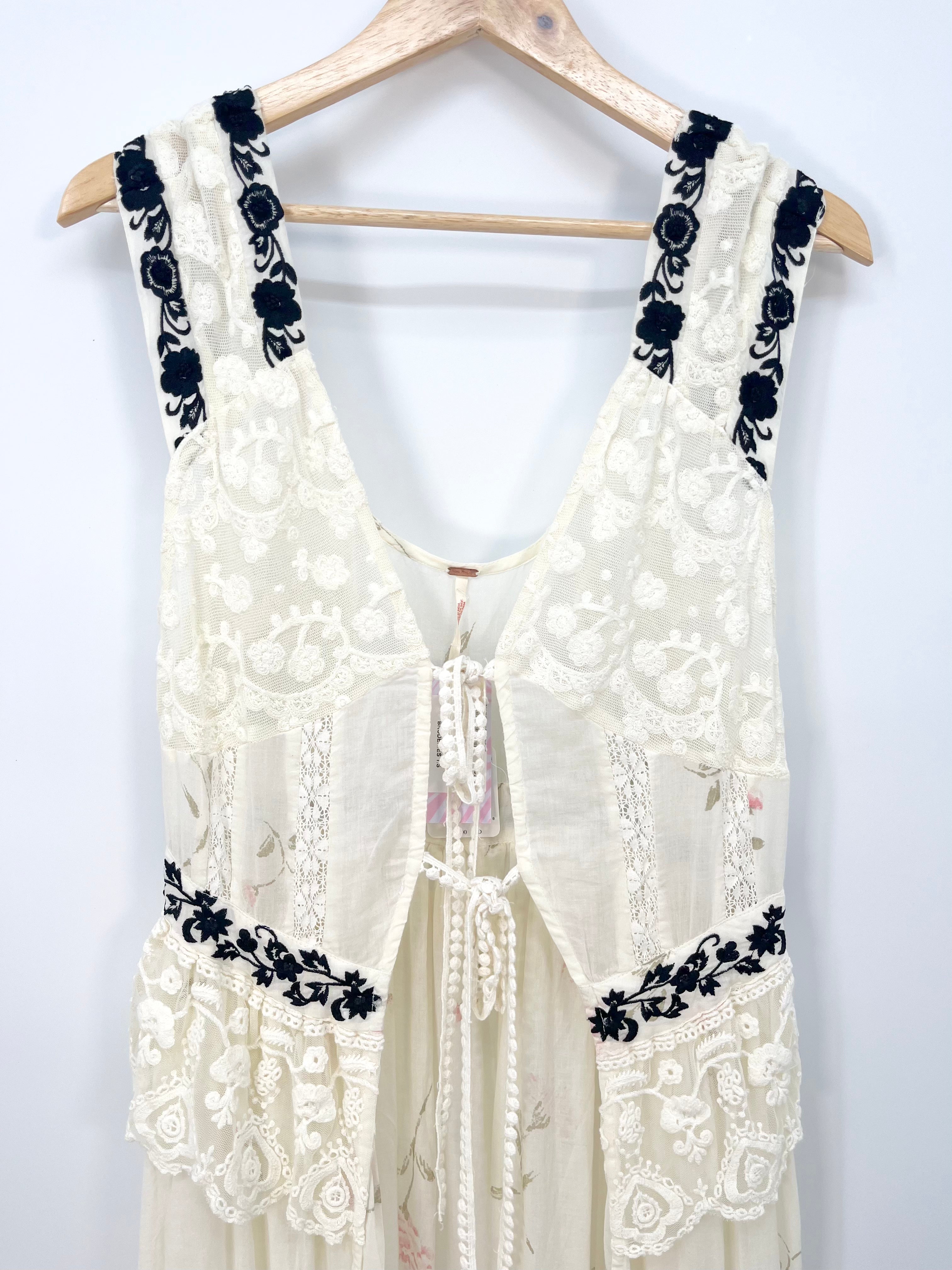 Free people - Robe kimono blanc longue SM broderies T.S