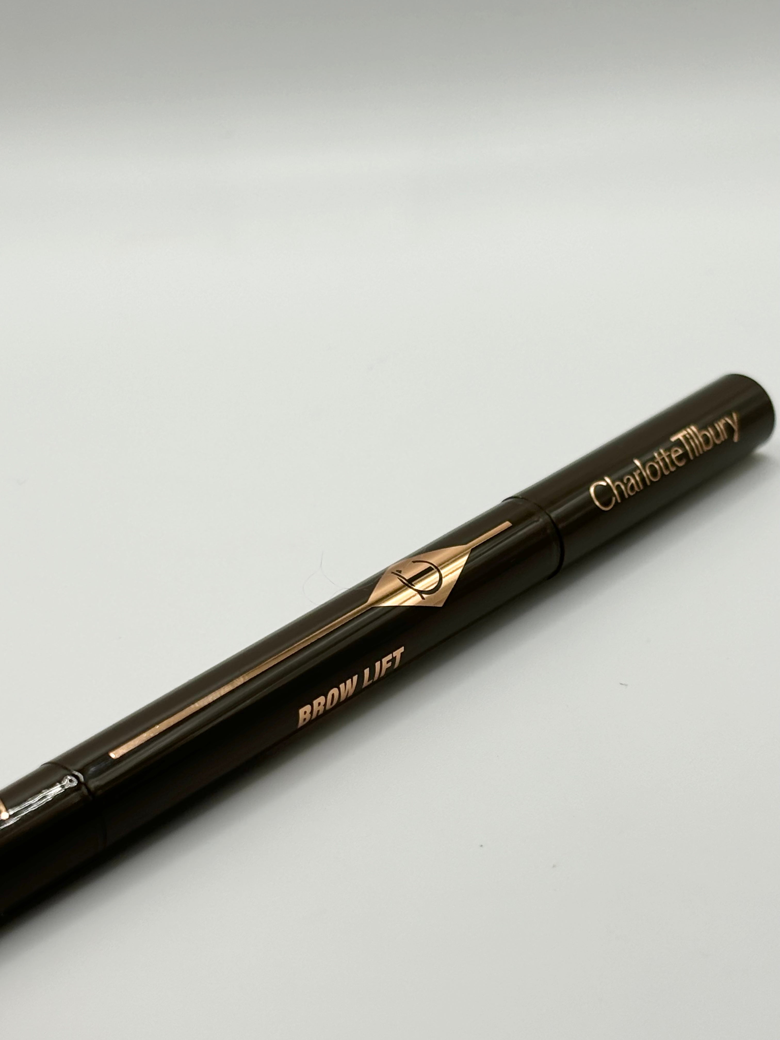 Charlotte Tilbury - Crayon à sourcils brow lift Brun noir 0,2g