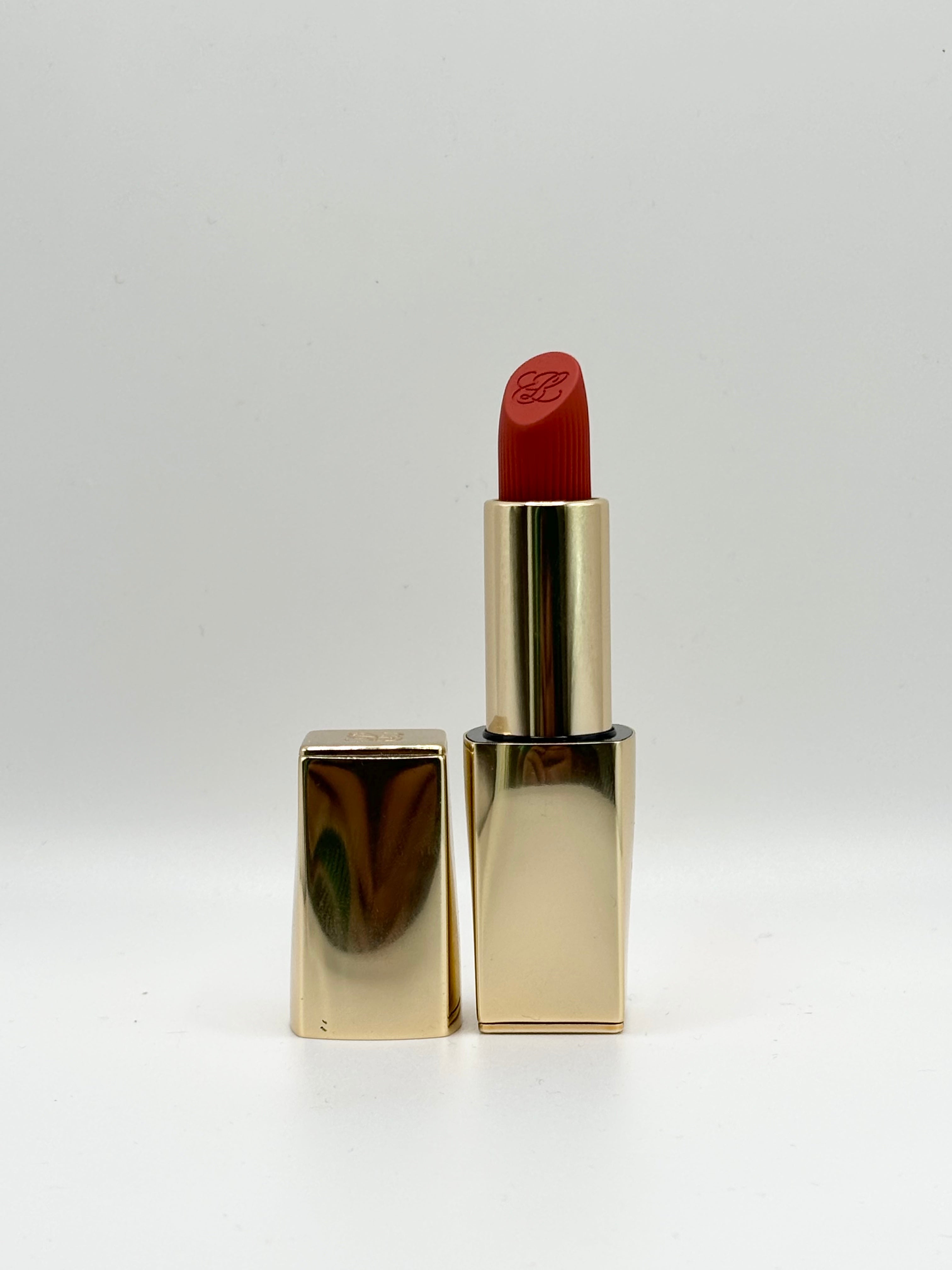 Estee Lauder - Rouge à lèvres matte 666 captivated