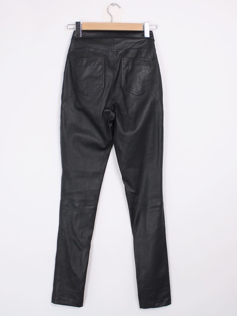 Han Kjobenhavn - Pantalon simili cuir échancré T.36